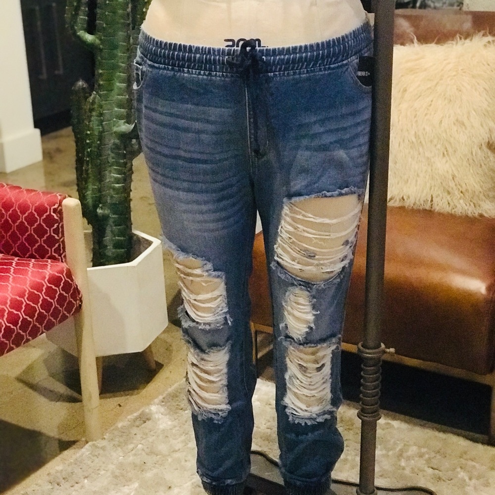 Forever 21 ripped jogger jeans